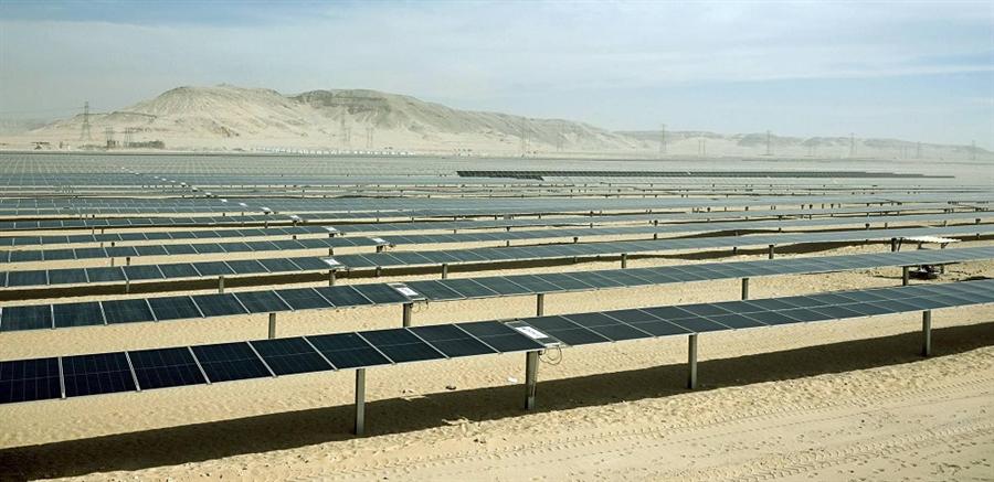 مدبولي يشهد إطلاق أكبر مشروع شمسي مدعوم بالبطاريات في أفريقيا